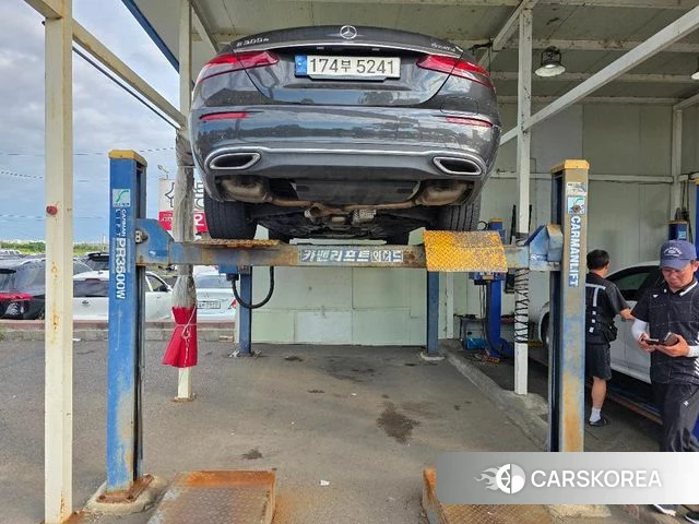Mercedes-Benz E-Class W213 2021 Серебристо-серый из Кореи, фото 2