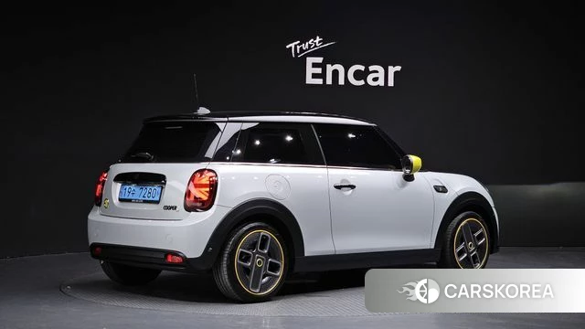 Mini Cooper Electric id 4316242 из Кореи 12