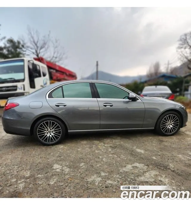 Mercedes-Benz C-Class W206 2022 Серый из Кореи, фото 2