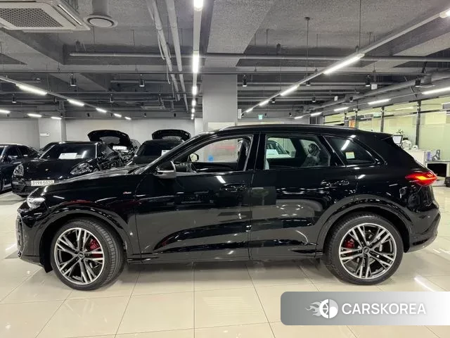Audi Q5 (80A) 2025 Черный из Кореи, фото 6