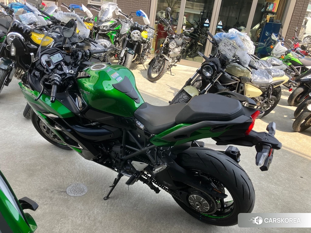 Проданный Kawasaki NINJA H2 SX SE plus 2020 из Японии