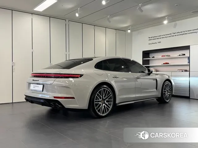 Porsche Panamera (972) 2025 Жемчужный цвет из Кореи, фото 4