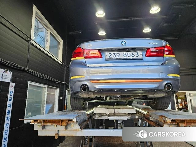 BMW 5 Series (G30) 2019 Серебряный из Кореи, фото 2