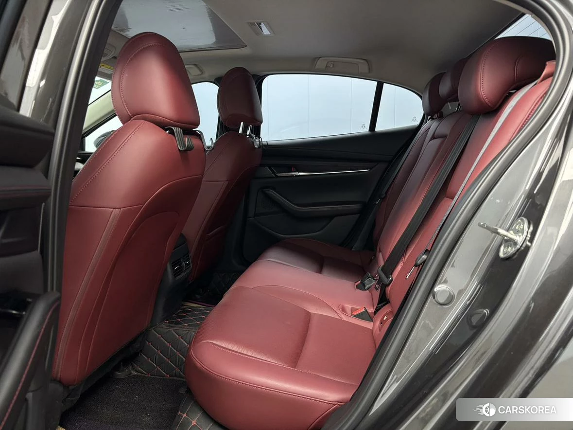 Mazda 3 Angkesaila 2022 Темно-серый из Китая, фото 3