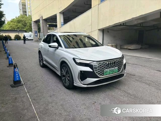 Audi Q4 e-tron 2023 Белый из Китая, фото 2