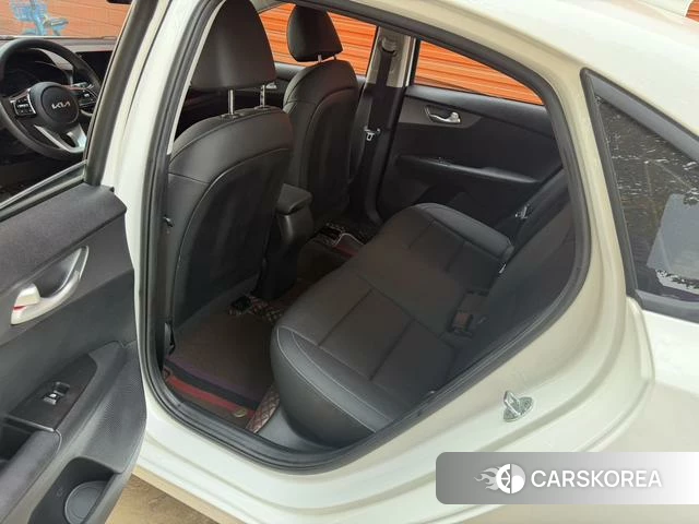 Kia K3 2022 Белый из Китая, фото 2
