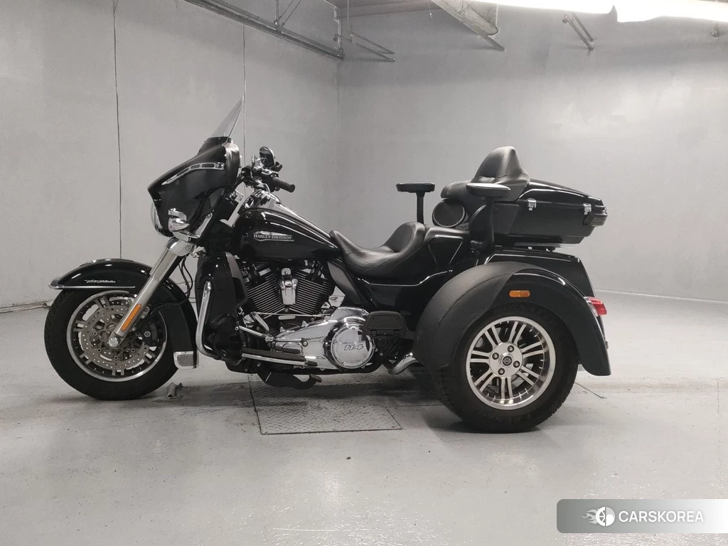 Проданный OTHER HARLEY FLHTCUTG1870 TRIKE 2019 из Японии, фото 2
