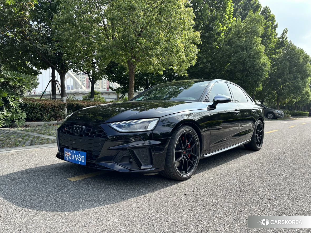 Audi S4 2021 Черный из Китая, фото 3