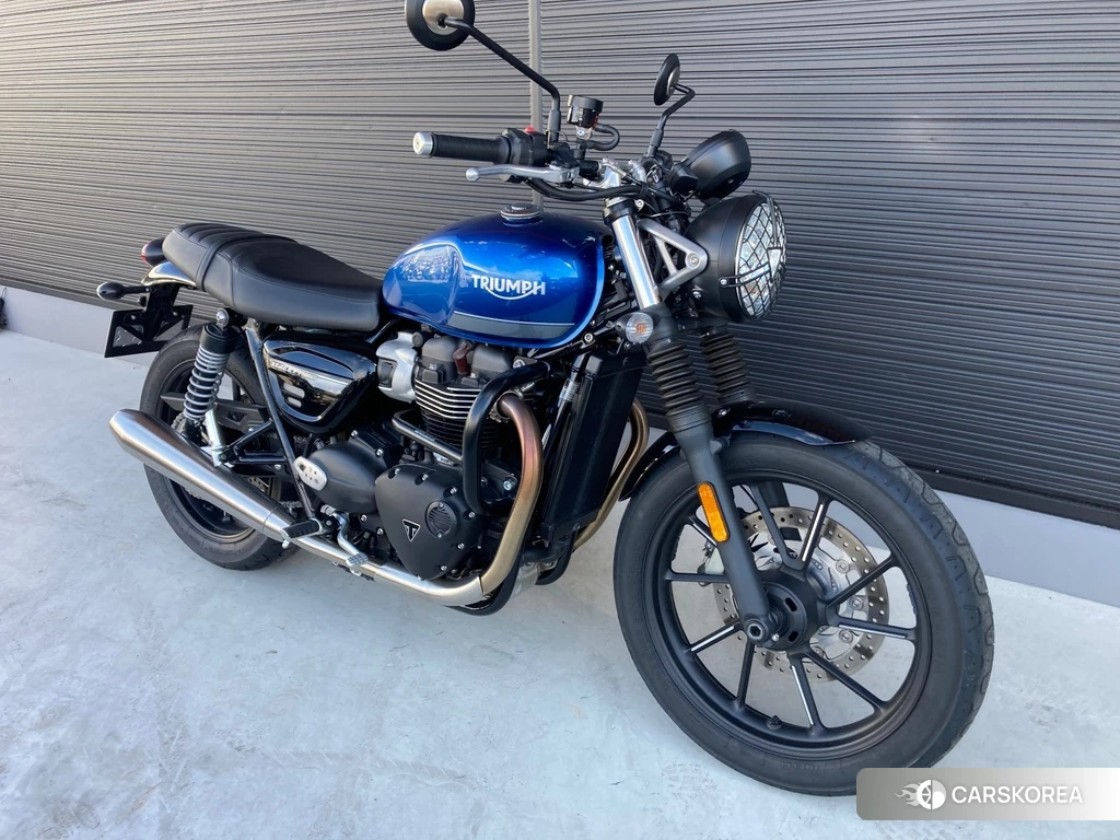 Проданный Triumph STREET TWIN 2022 из Японии, фото 2