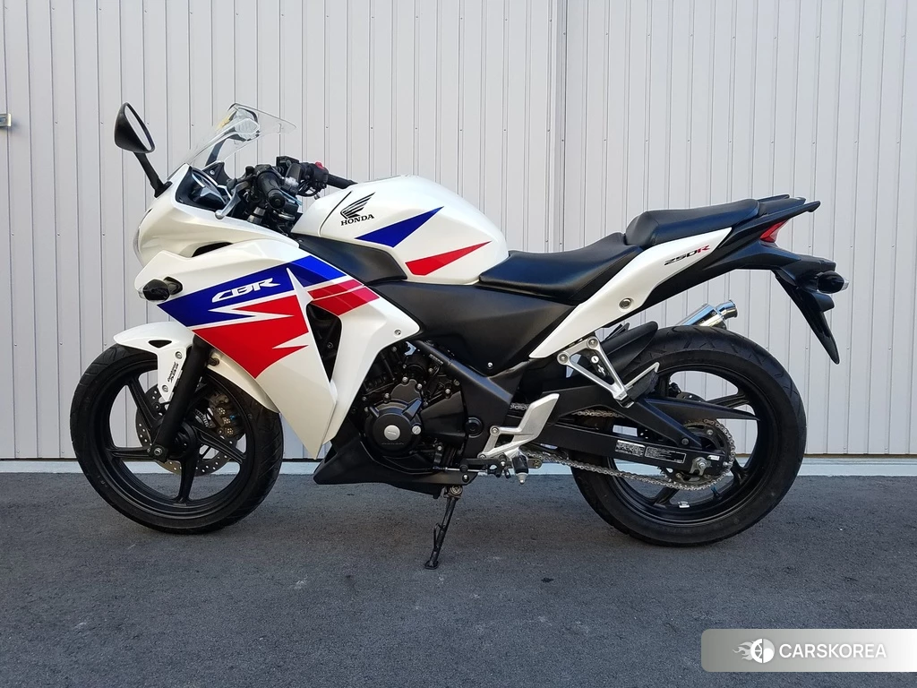 Проданный Honda CBR250R ABS 2013 из Японии, фото 2