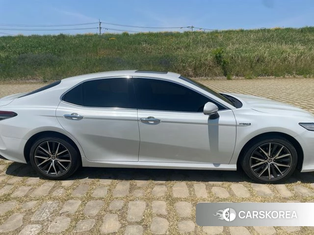 Toyota Camry (XV70) 2024 Жемчужный цвет из Кореи, фото 2