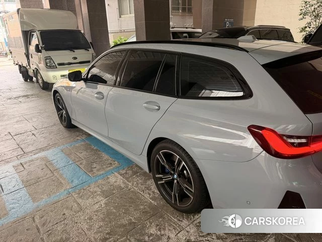 BMW 3 Series (G20) 2025 Небесно-голубой из Кореи, фото 2