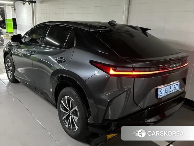 Lexus RZ450e id 3695618 из Кореи 12