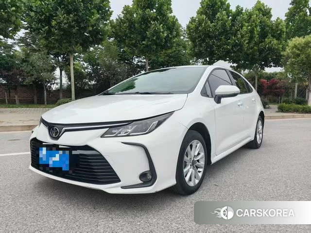 Toyota Corolla 2023 Белый из Китая, фото 2