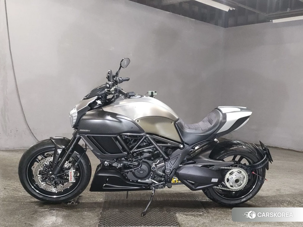 Проданный Ducati DIAVEL TITANIUM 2015 из Японии, фото 2