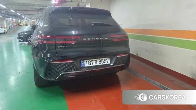 Genesis GV70 2021 Черный из Кореи, фото 2