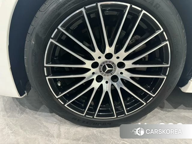 Mercedes-Benz Class C 2023 Белый из Китая, фото 2