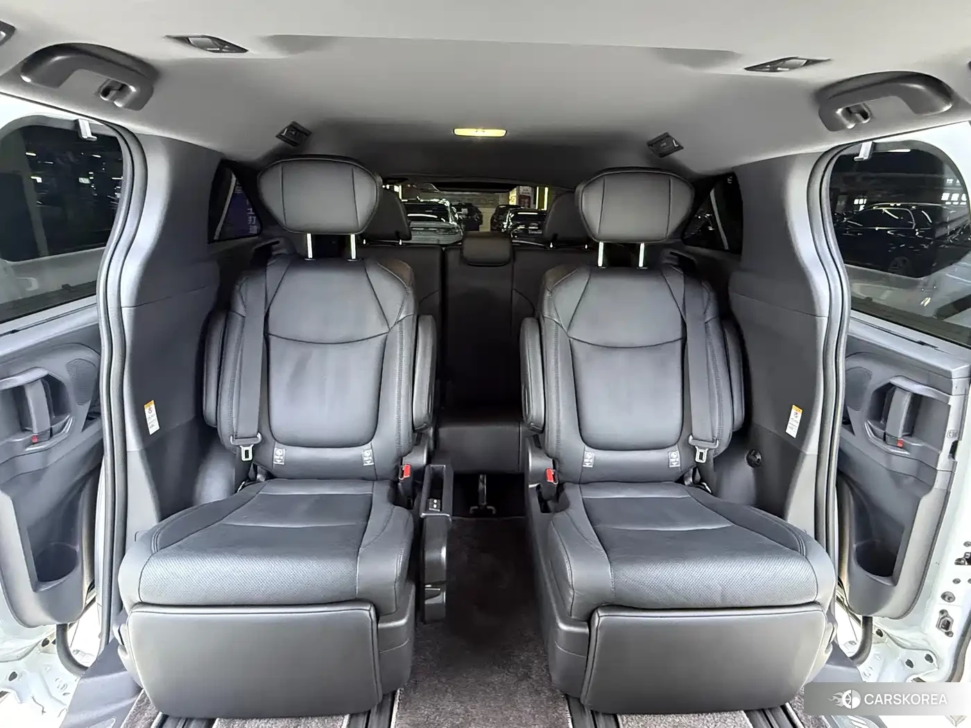 Toyota Sienna 2025 Белый из Китая, фото 2
