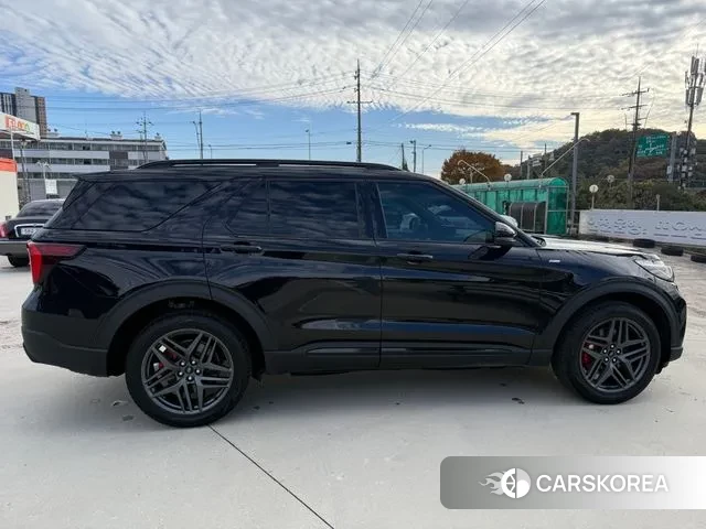 Ford Explorer 6th Generation 2024 Черный из Кореи, фото 2