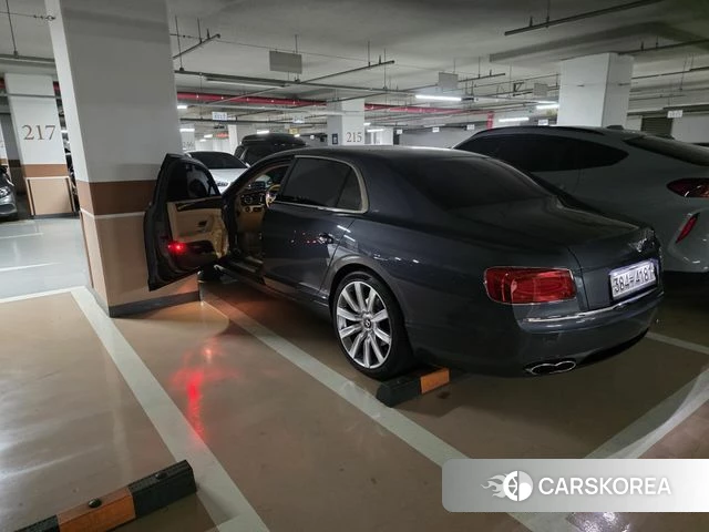 Bentley Flying Spur 2nd Generation 2018 Серебряный из Кореи, фото 2
