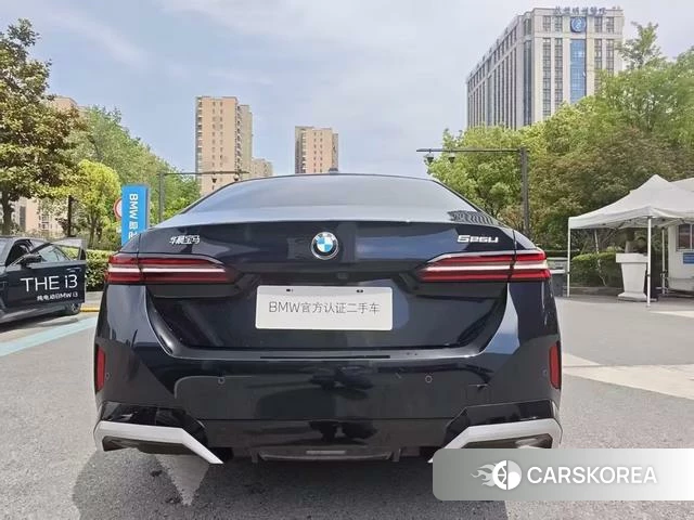 BMW 5 series 2025 Черный из Китая, фото 2