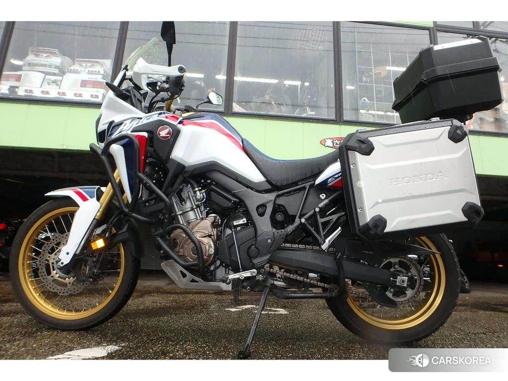 Проданный Honda CRF1000L AFRICA TWIN 2016 из Японии