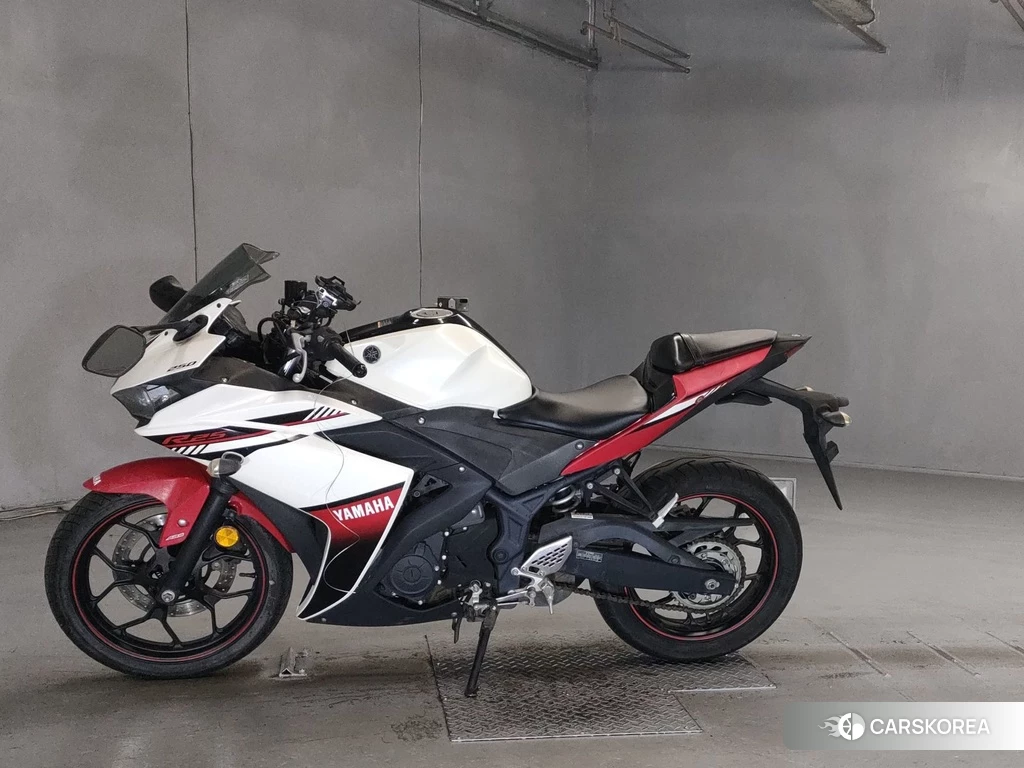 Проданный Yamaha YZF-R25 2016 из Японии