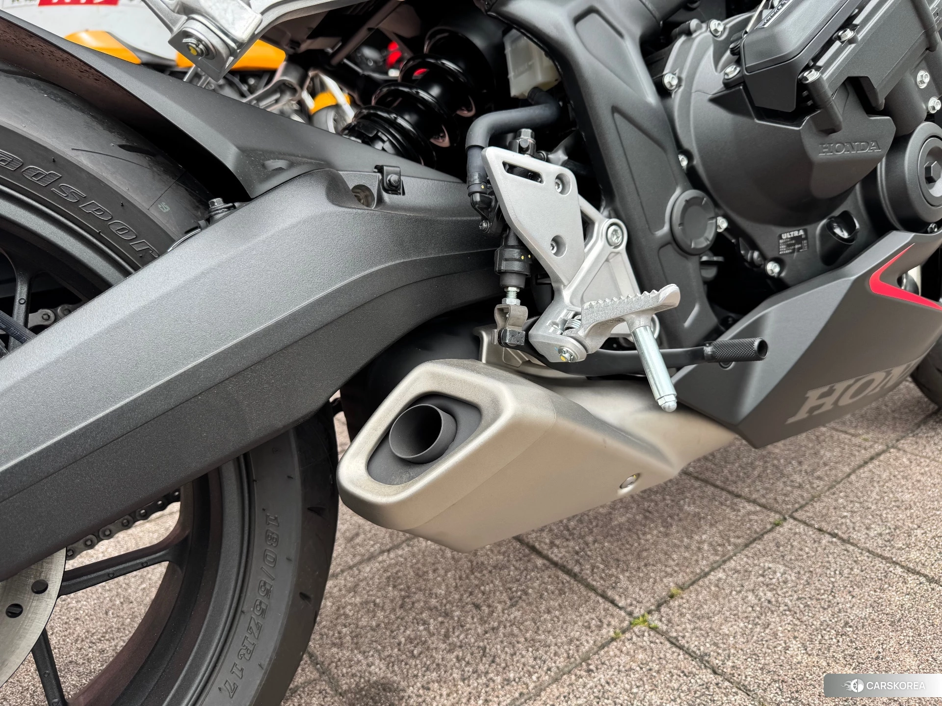 Проданный Honda CBR650R E-CLUTCH id 4313193 из Японии, фото 10