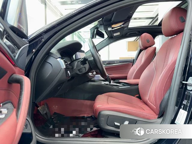 BMW 5 series 2021 Черный из Китая, фото 2