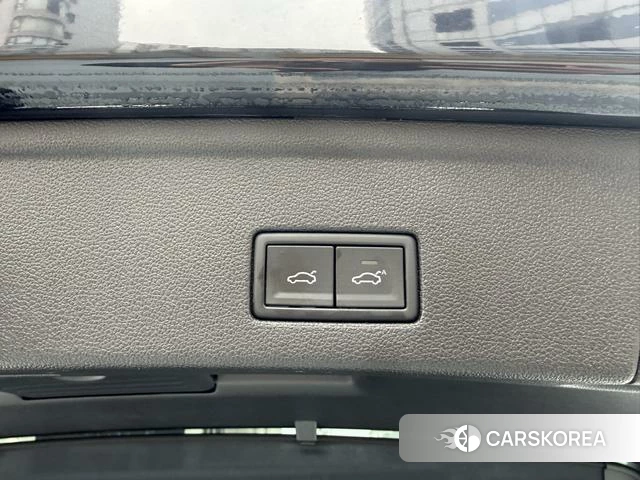 Volkswagen Touareg id 4240221 из Китая 12
