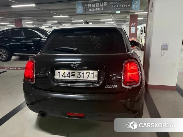 Mini Cooper 2019 Черный из Кореи, фото 2