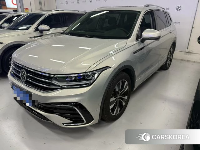 Volkswagen Tiguan L 2023 Серебристо-серый из Китая, фото 4