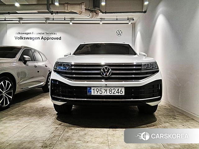 Volkswagen Touareg 3rd generation 2024 Белый из Кореи, фото 6
