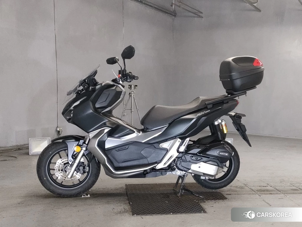 Проданный Honda ADV150 2019 из Японии, фото 2