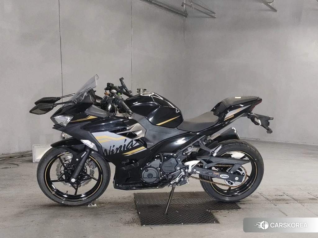 Проданный Kawasaki NINJA 400 2021 из Японии