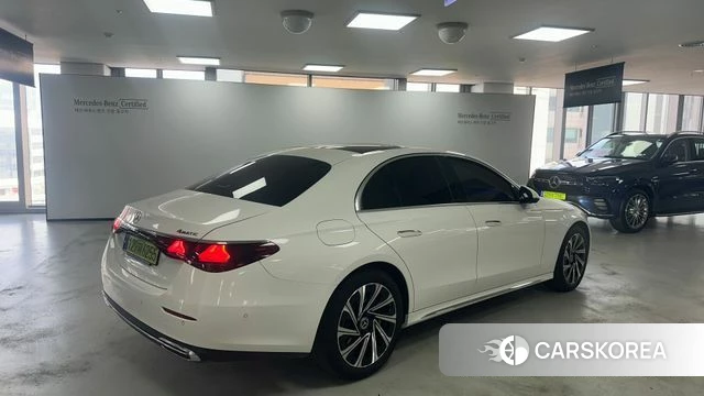 Mercedes-Benz E-Class W214 id 3805524 из Кореи 9