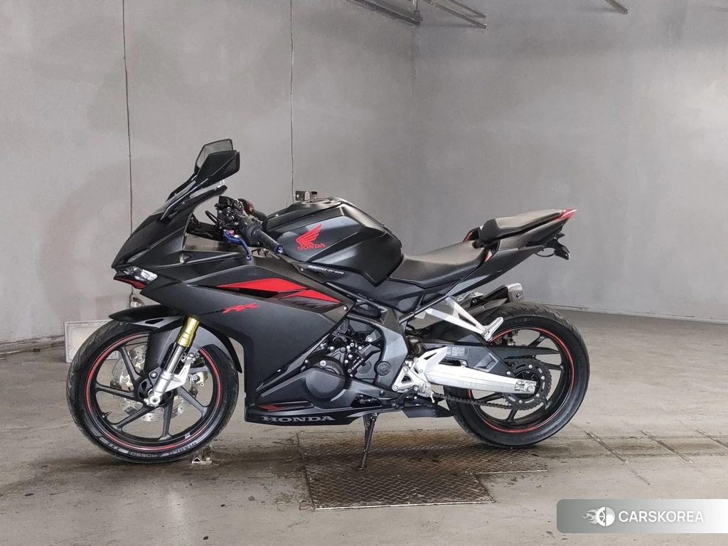 Проданный Honda CBR250RR 2017 из Японии, фото 2