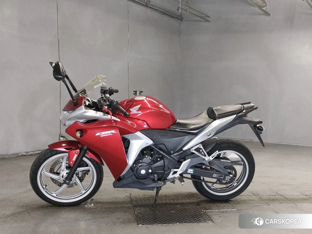 Проданный Honda CBR250R 2011 из Японии