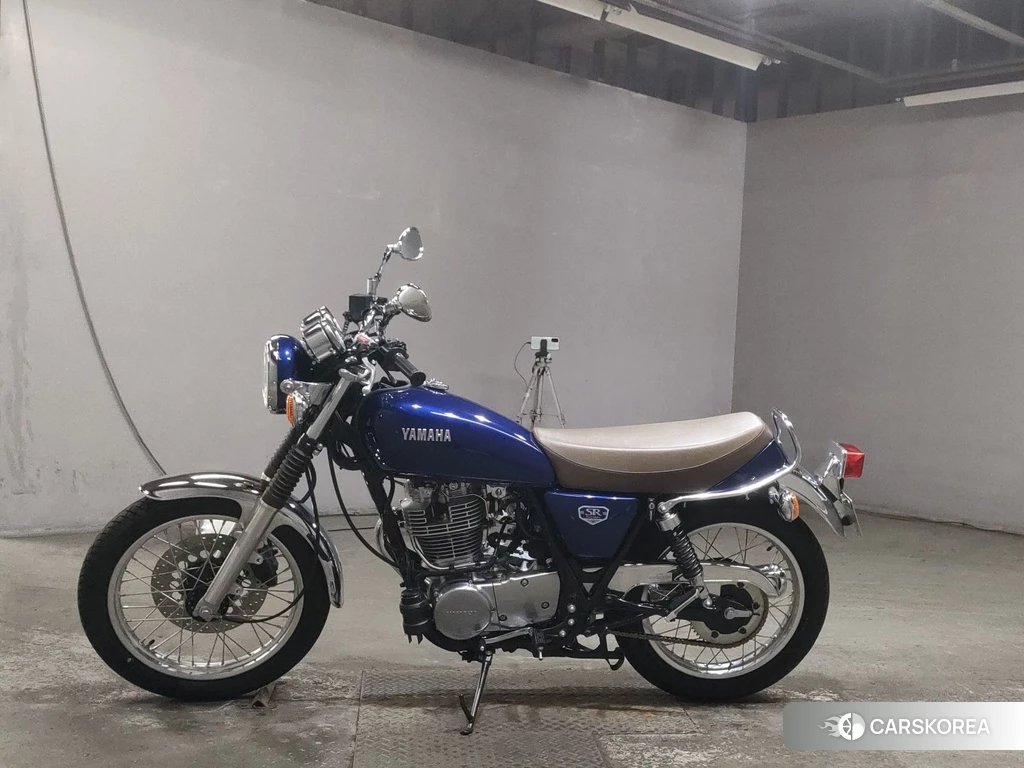Проданный Yamaha SR 400 2021 из Японии, фото 2