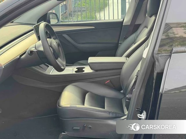 Tesla Model Y 2021 Черный из Китая, фото 2