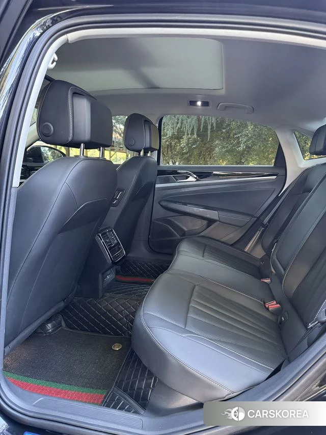 Volkswagen Passat 2026 Черный из Китая, фото 4