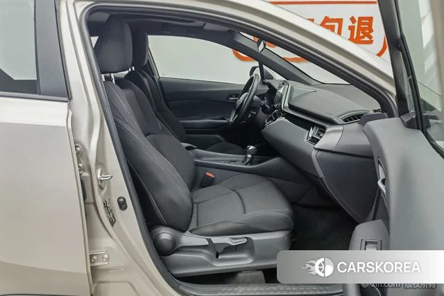 Toyota C-HR id 4259128 из Китая 12