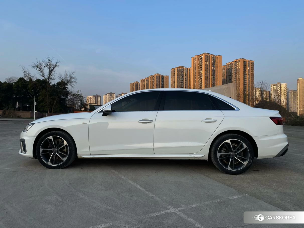 Audi A4L 2021 Белый из Китая, фото 2