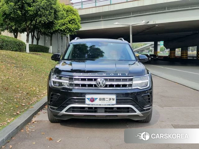 Volkswagen Tourang 2022 Черный из Китая, фото 2