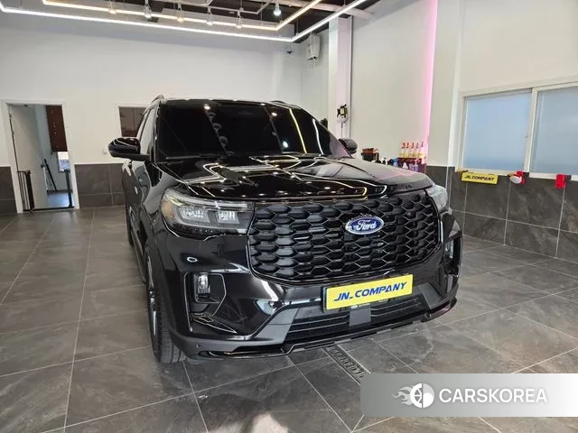 Ford Explorer 6th Generation 2024 Черный из Кореи, фото 2