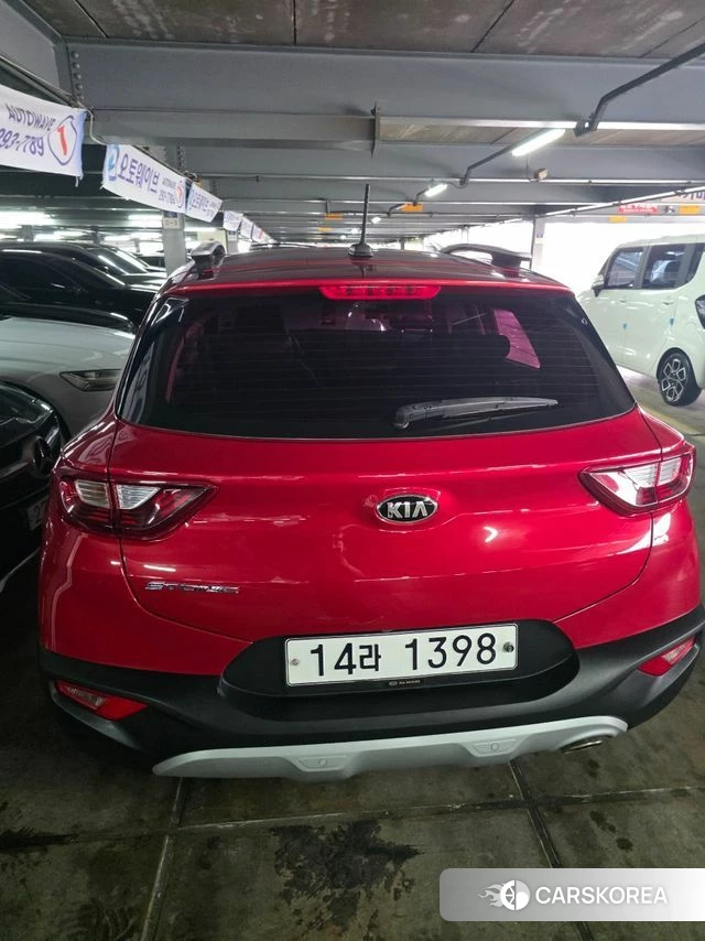 Kia Stonic 2018 Красный из Кореи, фото 2