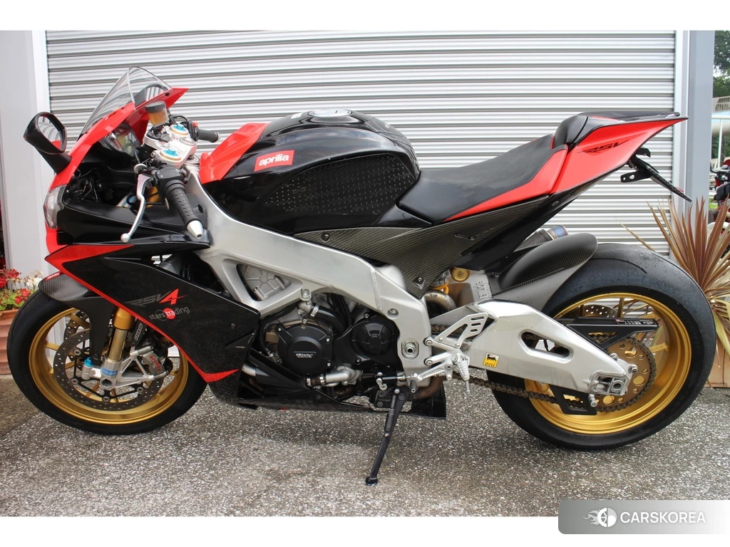 Проданный Aprilia RSV4 FACTORY 2013 из Японии