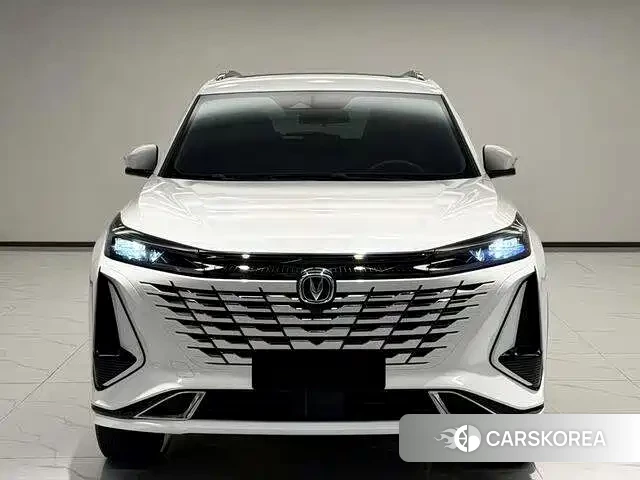 Chang'an CS75PLUS 2024 Белый из Китая, фото 2
