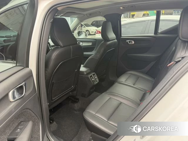 Volvo XC40 2021 Белый из Китая, фото 2
