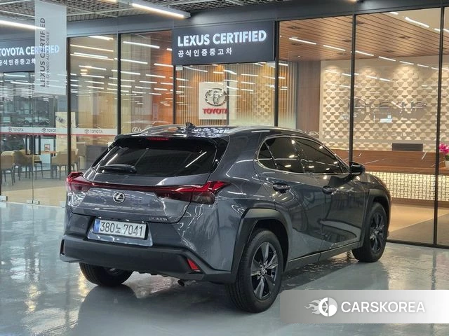 Lexus UX300h id 3856372 из Кореи 12